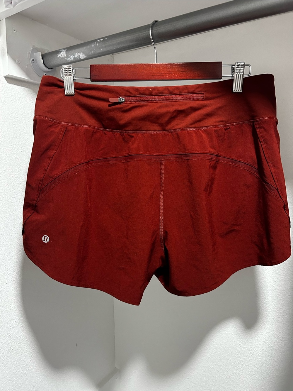 Lululemon Speed Up High-Rise Short
4". Size L